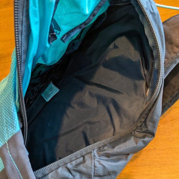 The North Face Chimera 18L Blue Backpack Bag Dyno Cinch Hiking Day Pack Cycle main image 8